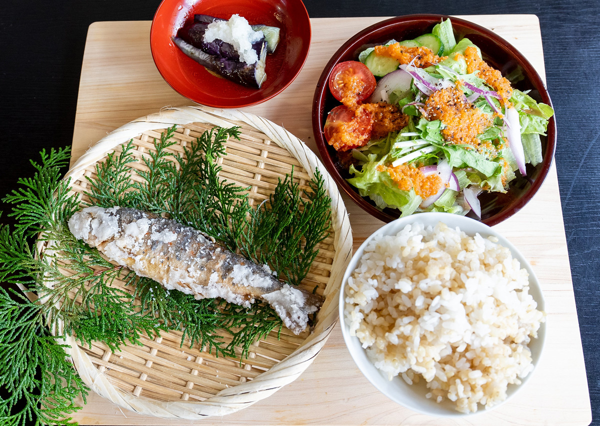 山女魚の唐揚げ定食